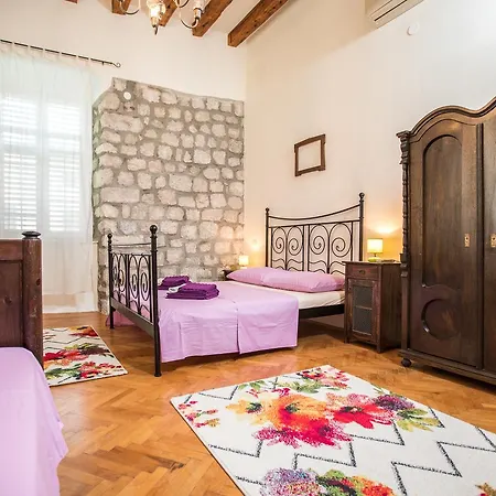 Old Palace アパート